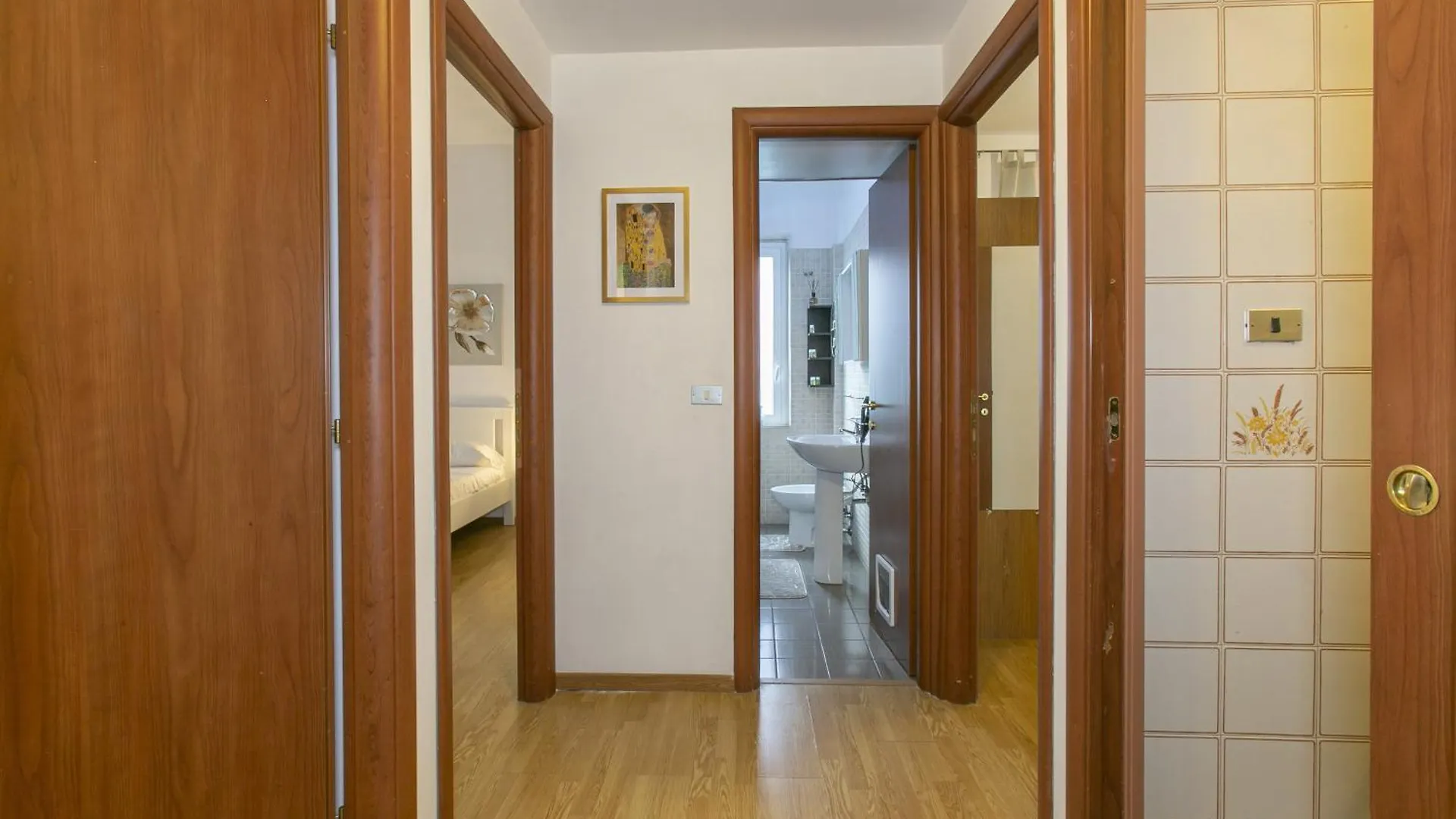 Appartamento A 50 M Dalla Metropolitana Cornelia Rome Apartment