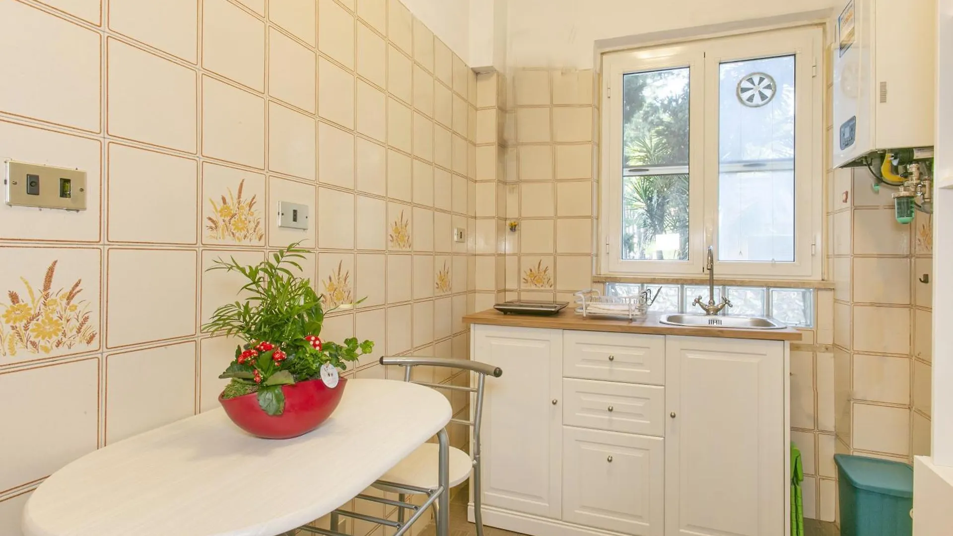 Appartamento A 50 M Dalla Metropolitana Cornelia Rome Apartment